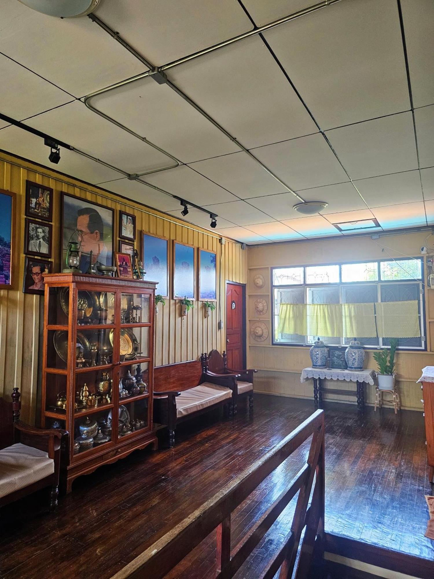 Banchan Hostel Ayutthaya Eksteriør billede