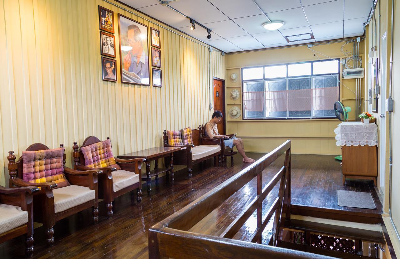 Banchan Hostel Ayutthaya Eksteriør billede