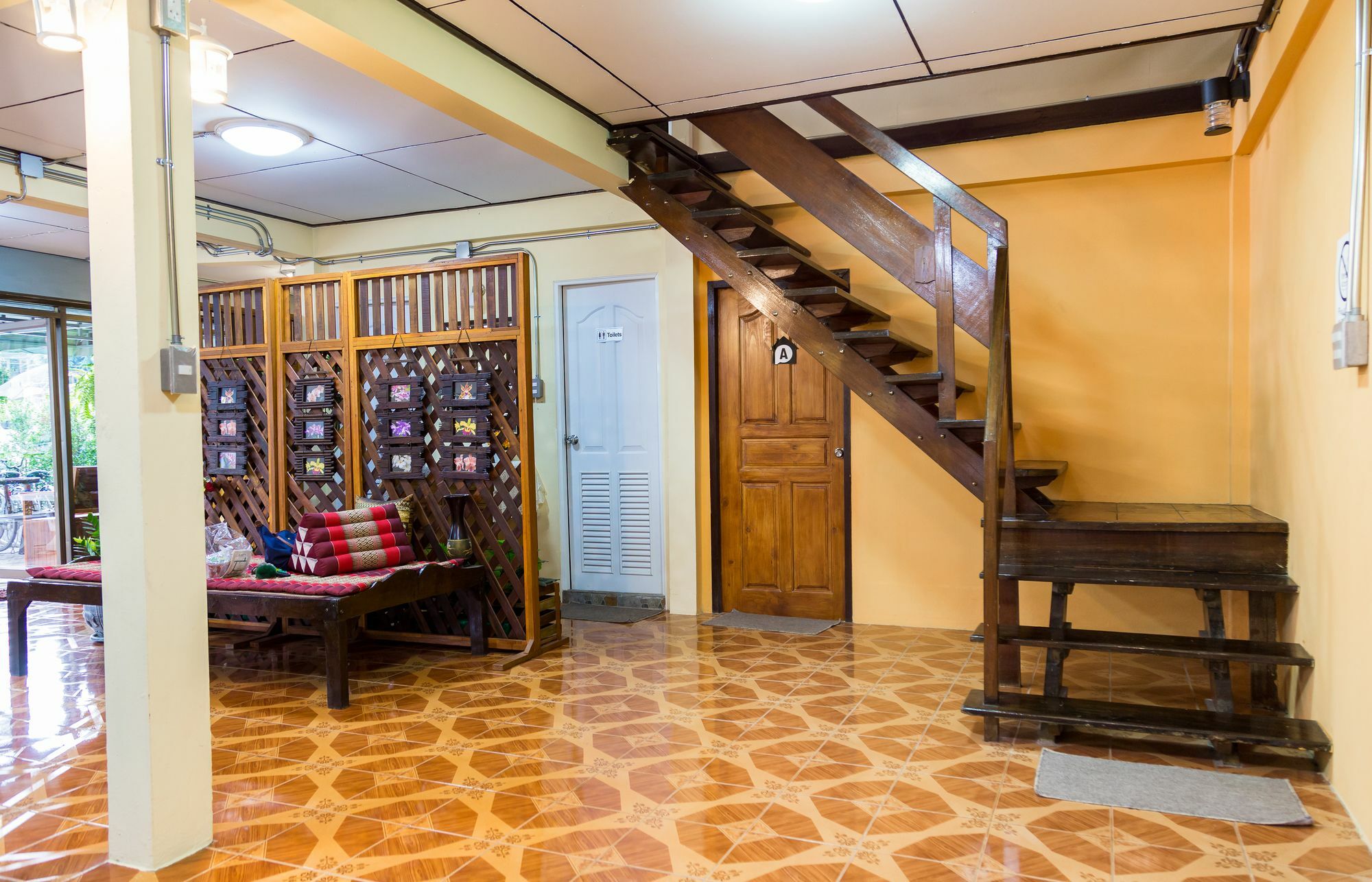 Banchan Hostel Ayutthaya Eksteriør billede